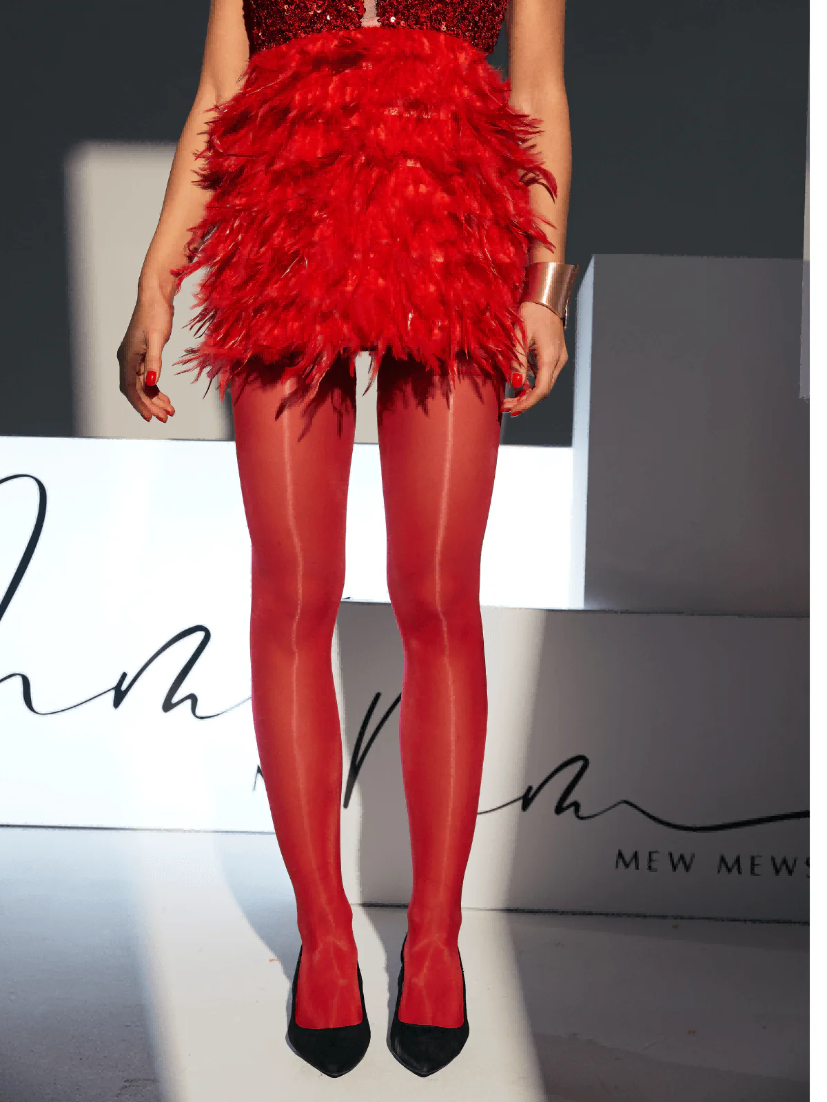 Harvi Lace Thigh Length Stockings - Image 3