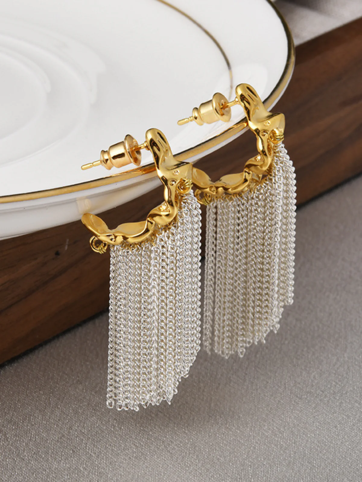 Horynex Chain Fringe Earrings - Image 3