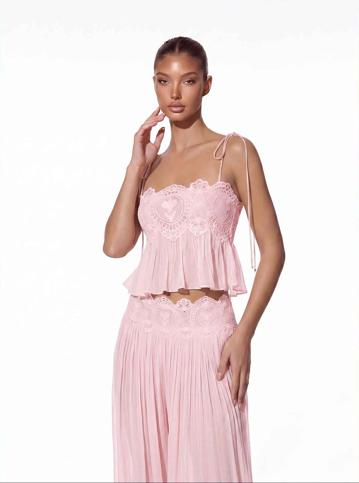 Hyquorin Spaghetti Pleated Pants Set In Pink - Image 2
