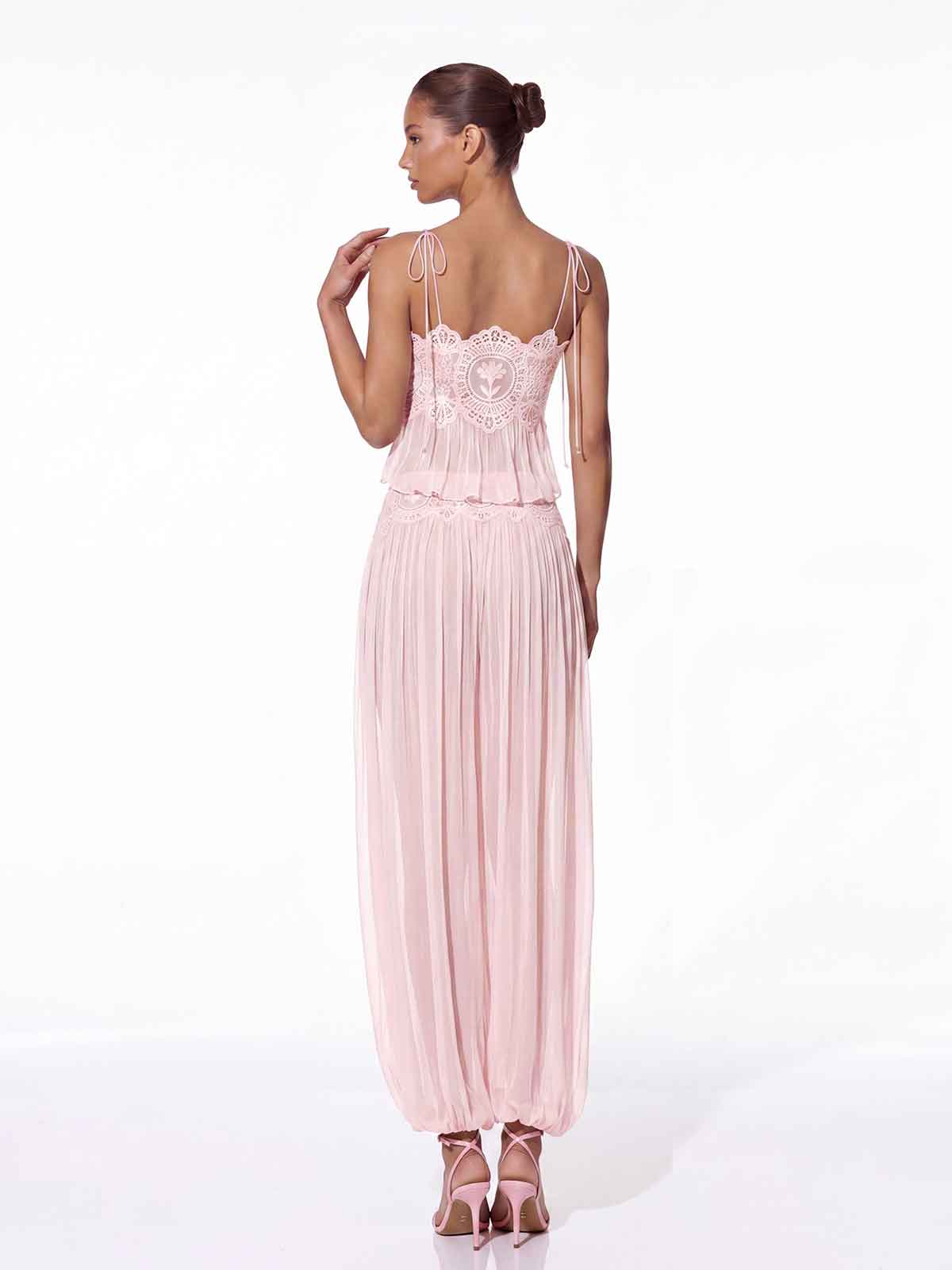 Hyquorin Spaghetti Pleated Pants Set In Pink - Image 3