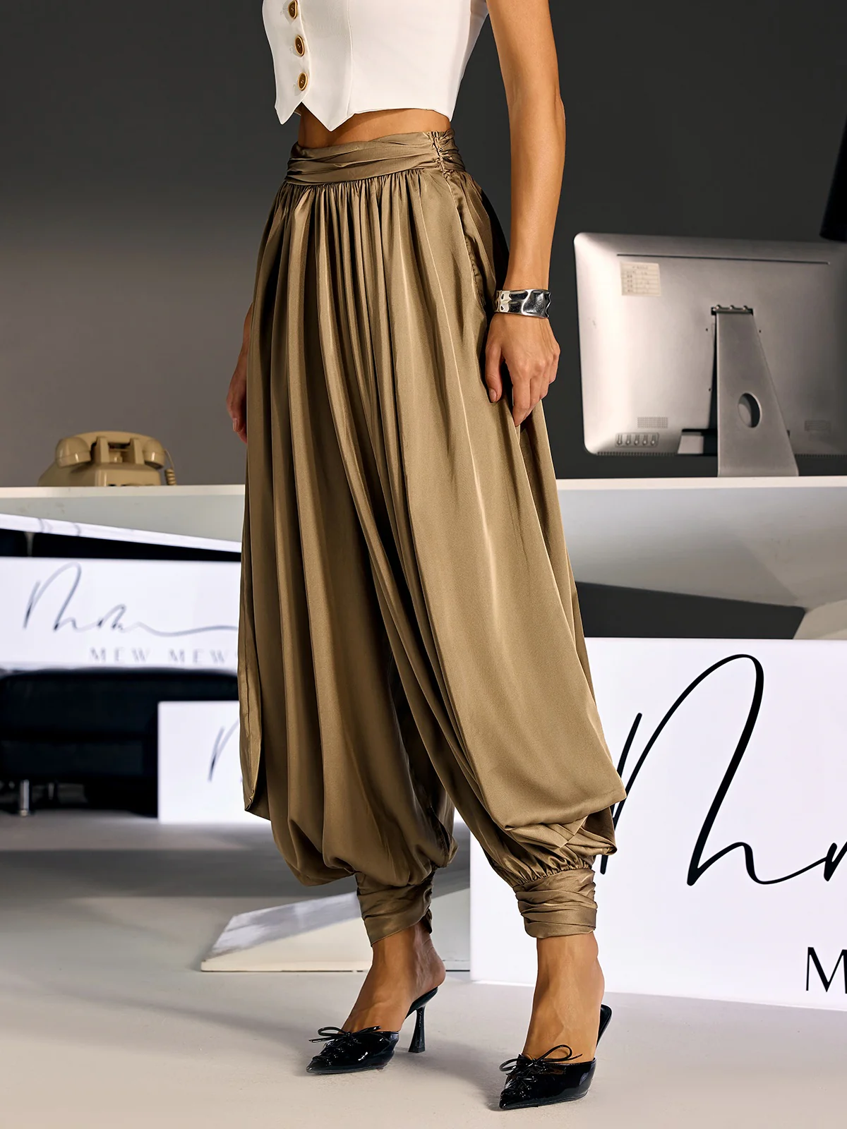 Jarevix Pleated Balloon Pants - Image 5