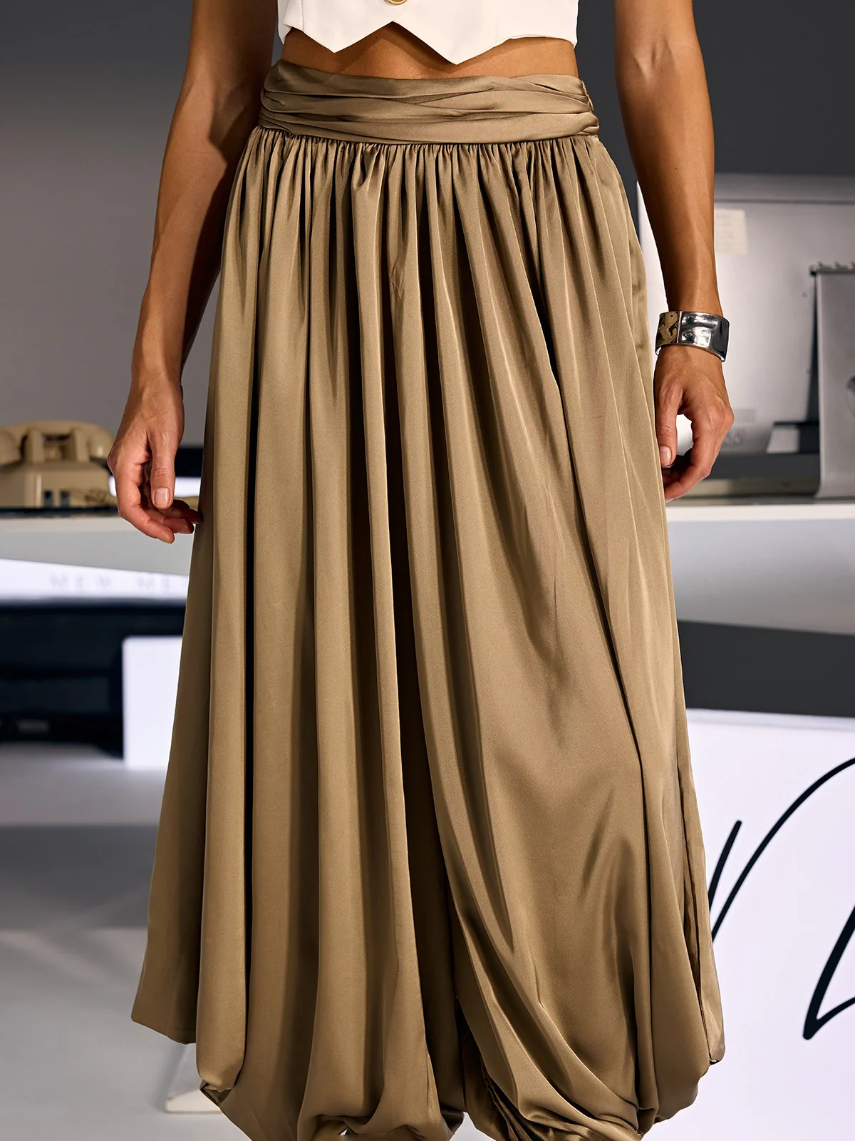 Jarevix Pleated Balloon Pants - Image 6