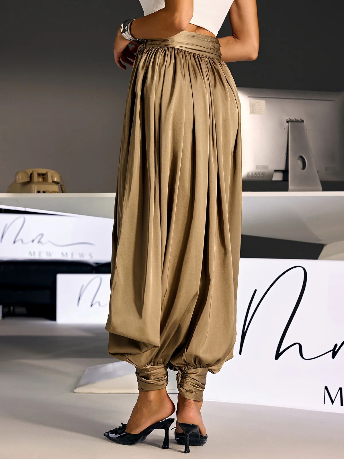 Jarevix Pleated Balloon Pants - Image 7