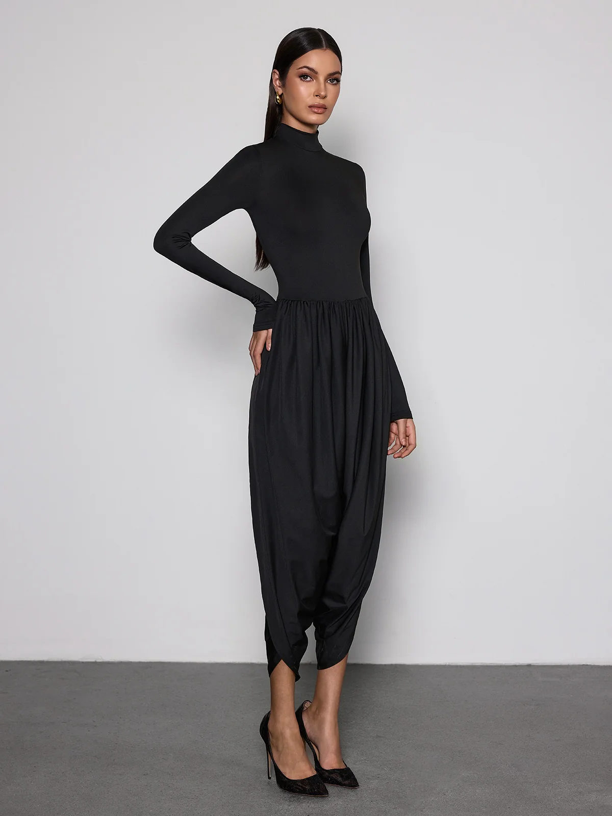 Laurien Long Sleeve Ruched Jumpsuit In Black - Image 6