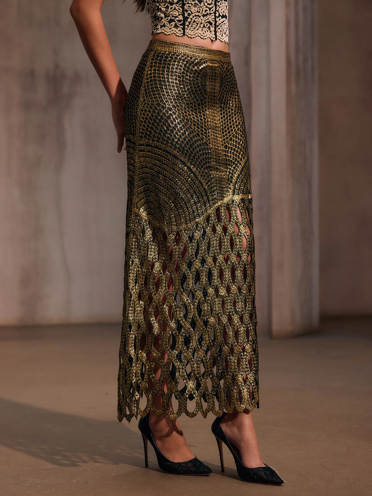 Leldrin Cutout Metallic Skirt In Black & Gold - Image 10