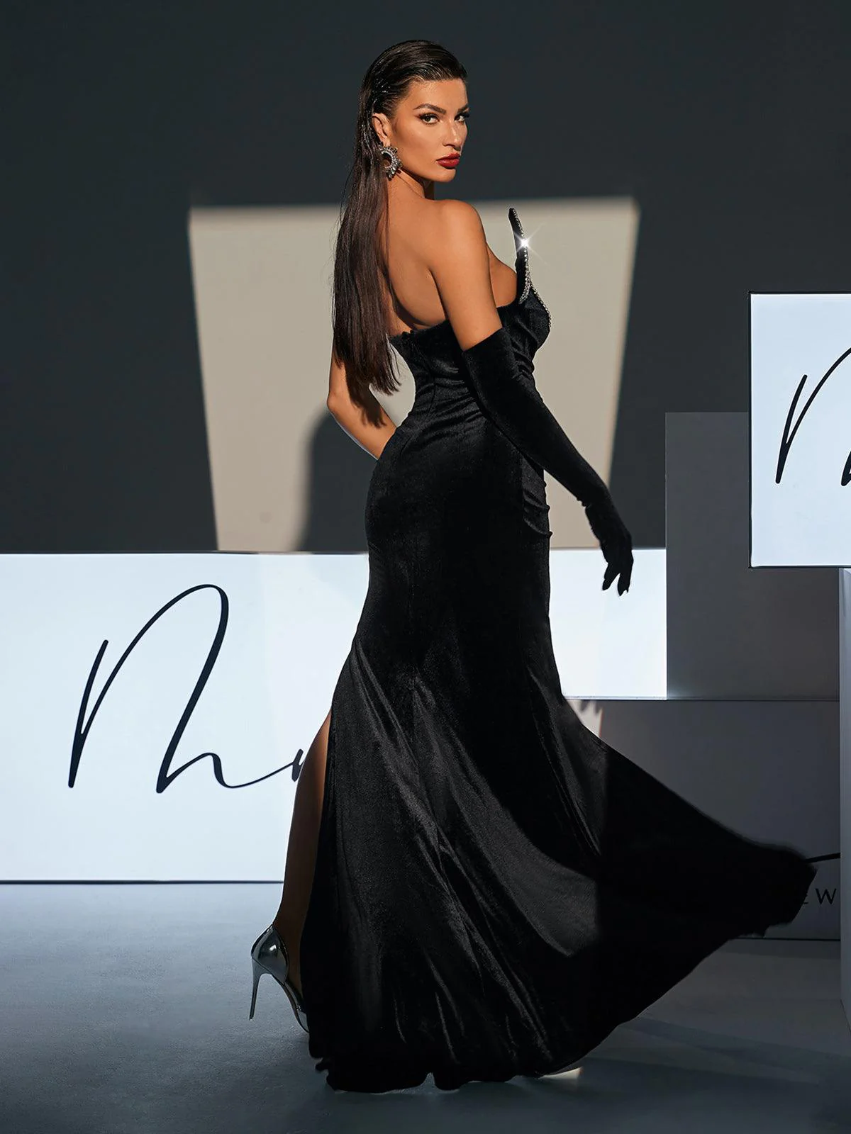 Torin Strapless Wave Crystal Velvet Maxi Dress - Image 7